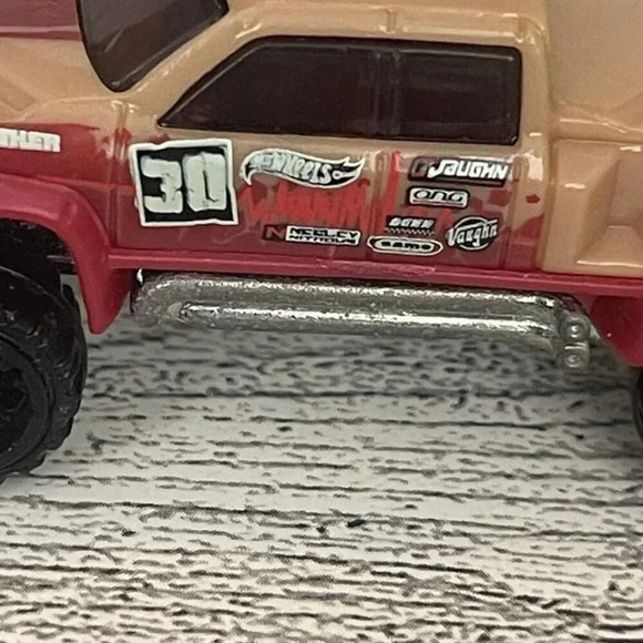 2001 Mattel Hot Wheels Mega Duty Malaysia Tan and Red - Picture 7 of 10